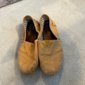 Toms canvas classic slide ons 7.5 yellow